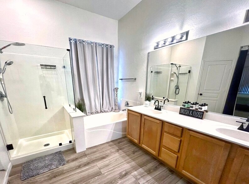 Building Photo - 719 S Longmore St