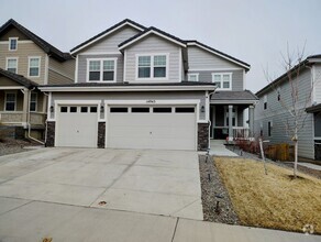 Building Photo - Gorgeous 6 Bedroom 5 Bathroom 3 Car Garage...