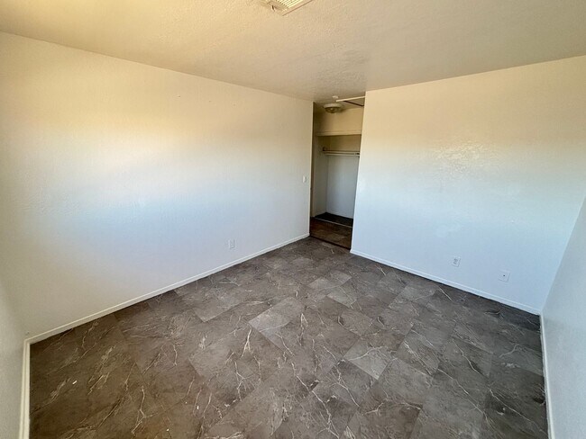 Building Photo - Charming 3Bed/1Bath apartment located in North Las Vegas— Enjoy Rent-Free Holidays!