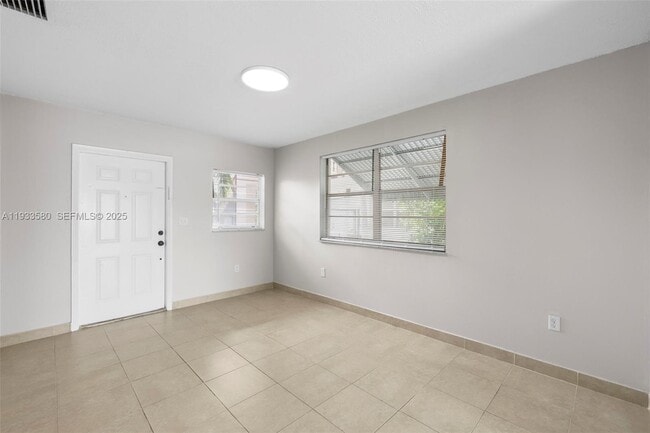 Building Photo - 85 W 24th St