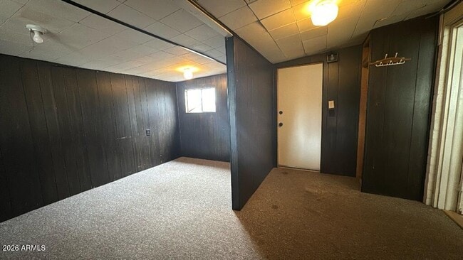 Building Photo - 35 E James Dr