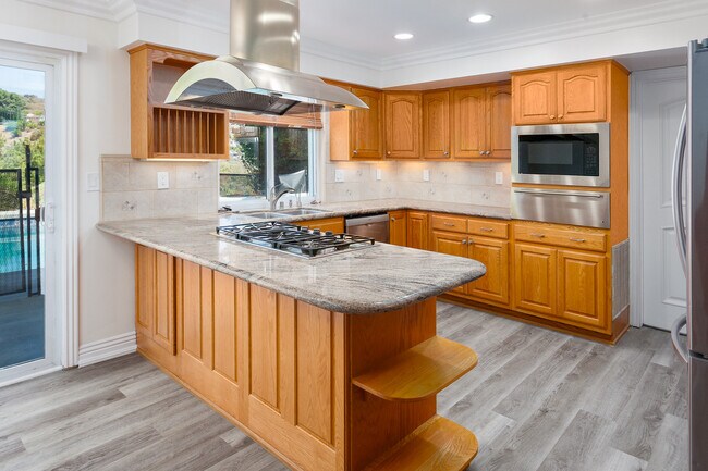 Building Photo - 6427 Dunlo Pl