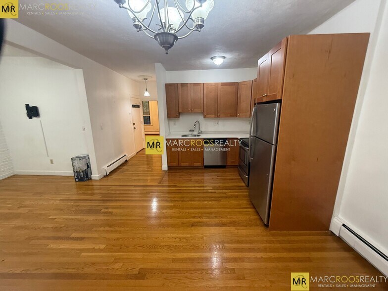Building Photo - 43 E Springfield St