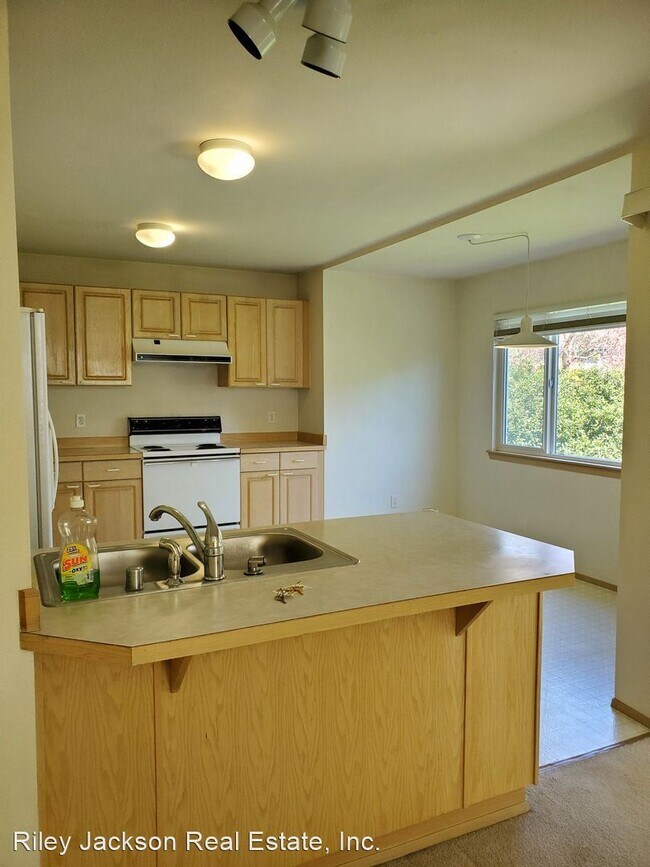 Building Photo - 3 br, 2.5 bath House - 5606 Mount Olympus ...