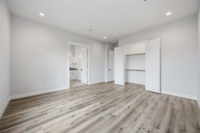 Building Photo - 6107 Campo Vista Dr