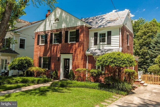 Primary Photo - 4811 Drummond Ave