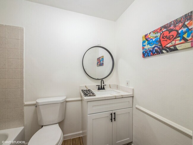 Building Photo - 1320 E Red Cedar Cir