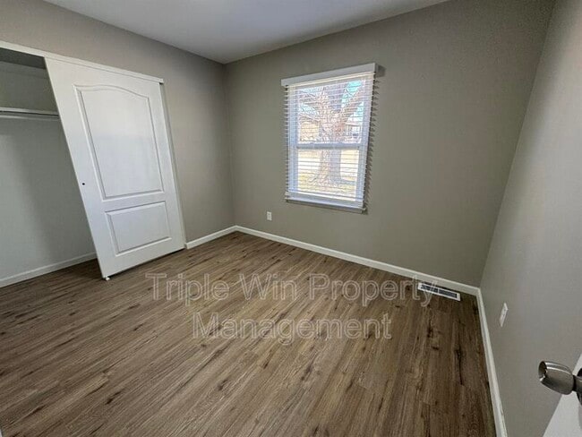 Building Photo - 5122 Ville Maria Ln