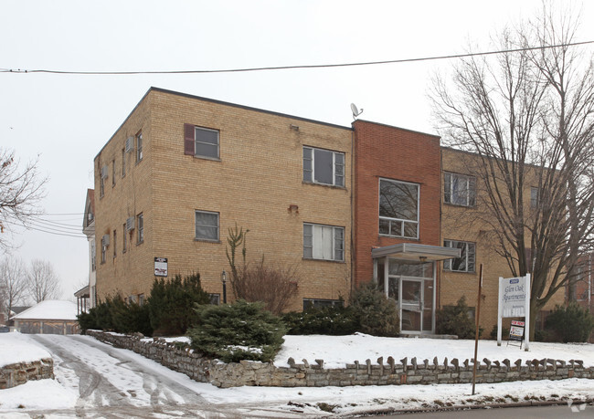 Building Photo - Glen Oak Apartments