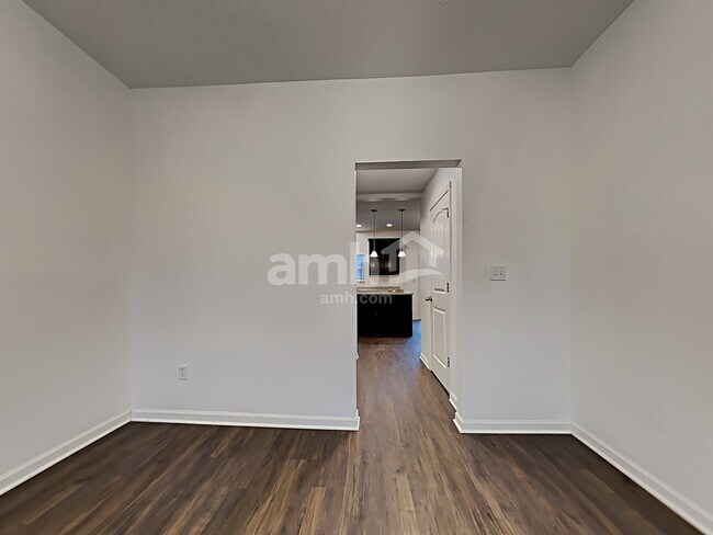 Building Photo - 7409 Vintage Cir