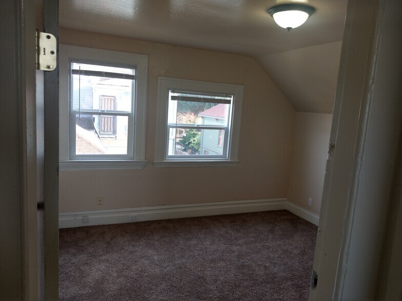 Bedroom 2 - 2909 Myrtle St