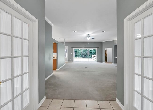 Building Photo - 5897 Saratoga Dr