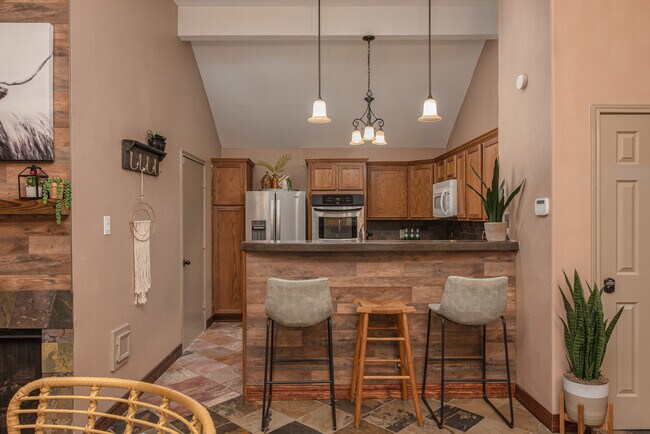 Building Photo - 20415 Linden Tree Dr