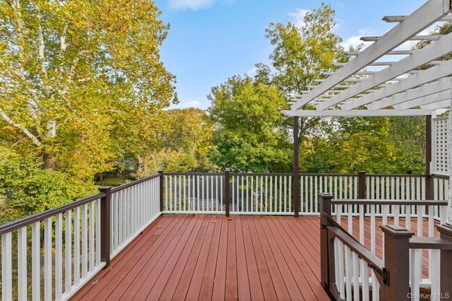 Building Photo - 202 E Garden Rd