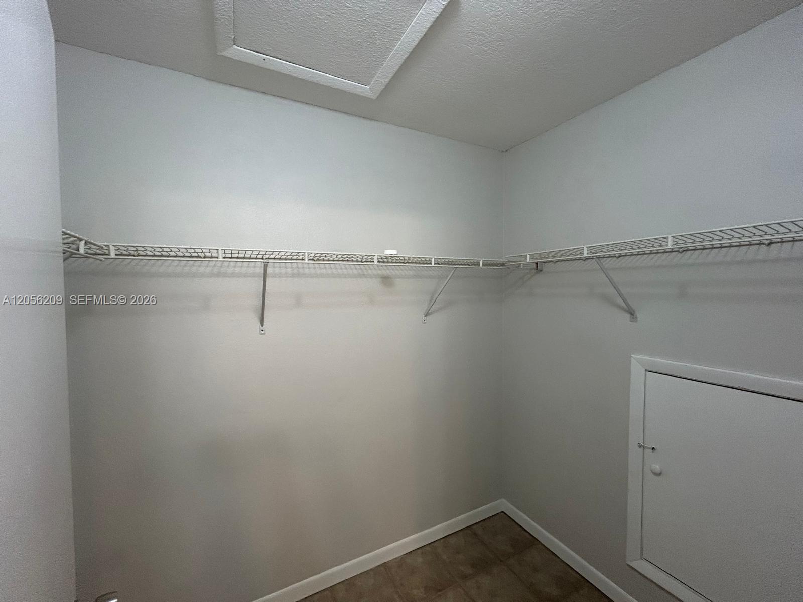 Building Photo - 1197 Washington Cir