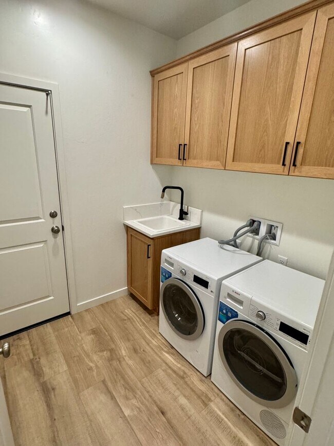 Building Photo - Your new home is here! Enjoy the charm of ...