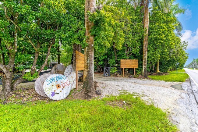 Building Photo - 23175 Naranja Rd