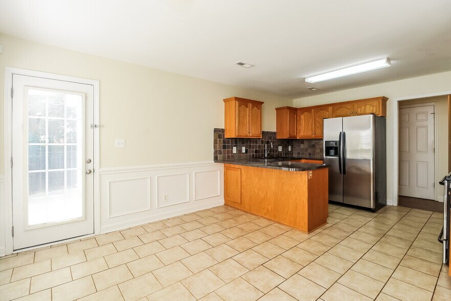 Building Photo - 2970 Deep Cove Dr NW