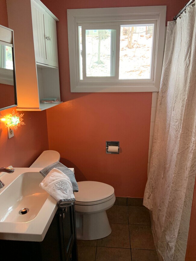 Building Photo - 325 Fellows Ave