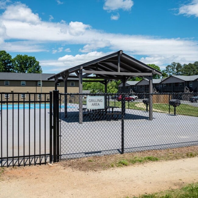 Building Photo - Broadbay Crossings