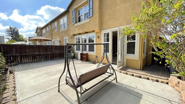 Building Photo - 13325 Calle Del Campo