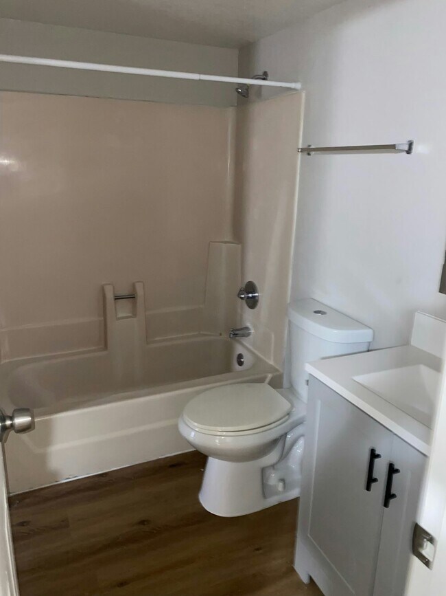 Building Photo - 2814 E Le Marche Ave