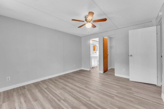 Building Photo - 92 Dryden Ave