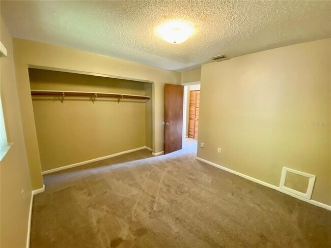 Building Photo - 20004 Suncrest Dr