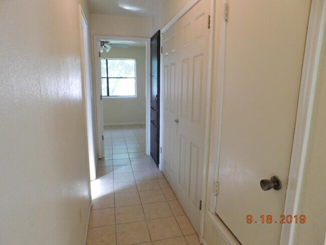 Building Photo - 206 Jason Dr