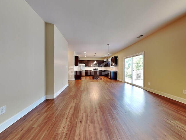 Building Photo - 1023 Monitor Ct