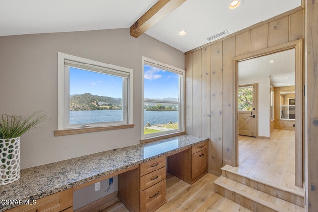 Building Photo - 800 Lake Sherwood Dr
