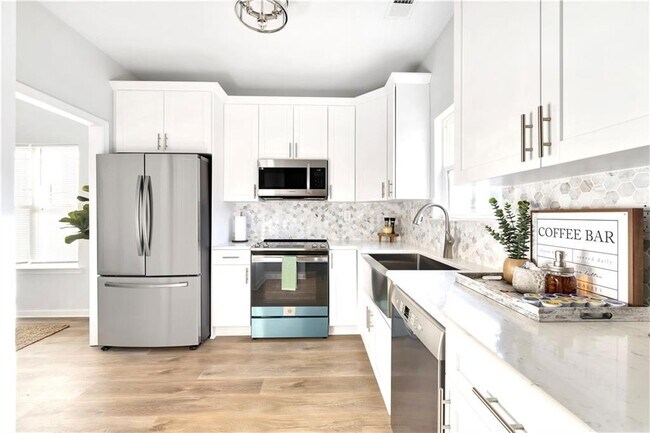 Building Photo - 56 Holly Rd NW