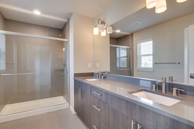Building Photo - Stunning 4-Bedroom Home in Otani Gardens –...