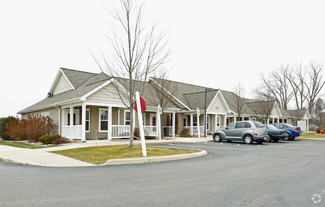 Building Photo - Creekside Village Apartments