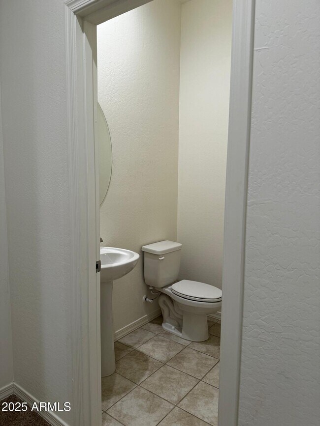 Building Photo - 5526 N 107th Ln