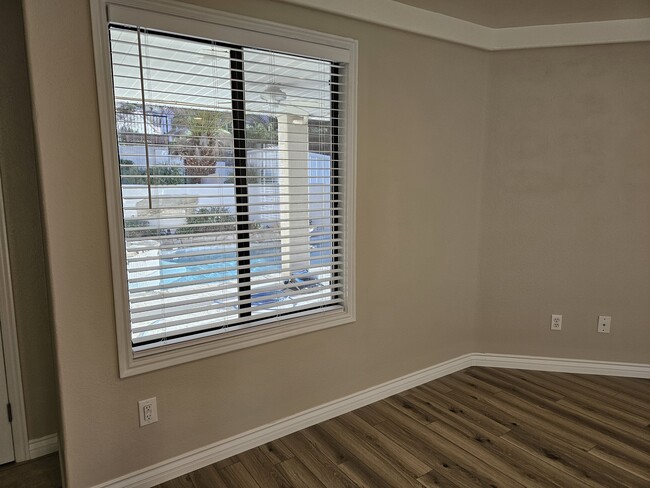 Building Photo - 470 Vermillion Ave