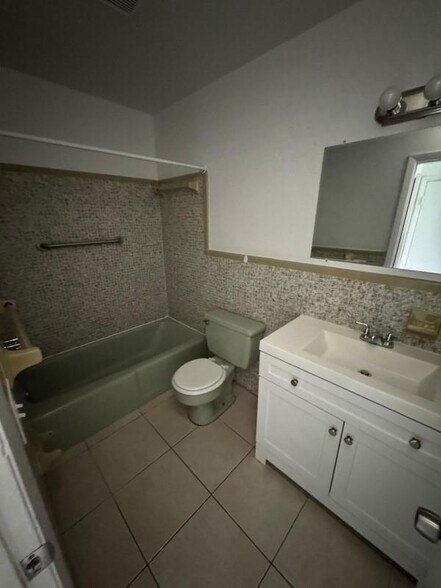 Building Photo - 3281 Coral Hills Dr