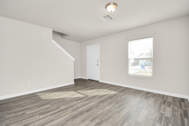 Building Photo - 15665 Briar Frst Dr