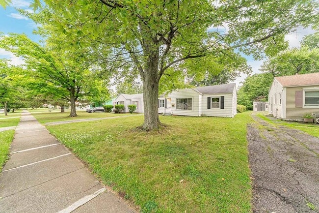 Building Photo - 2533 Greenvale Rd