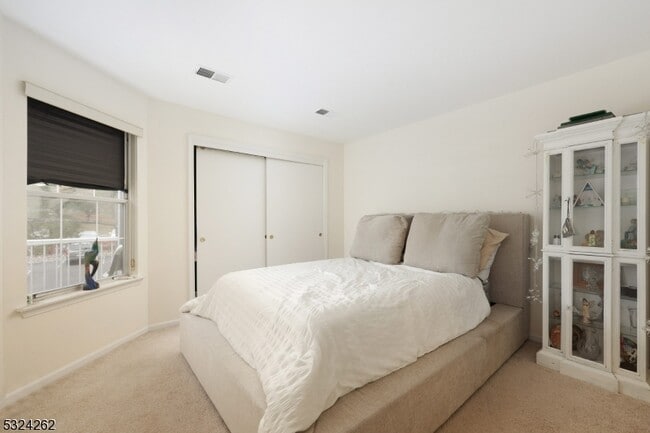 Building Photo - 28 Spruce Ct