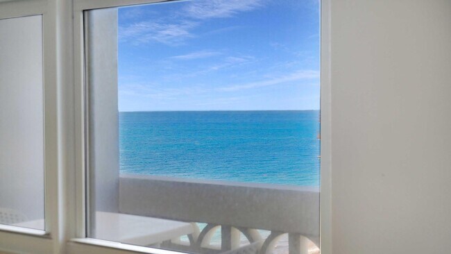 Building Photo - 4250 Galt Ocean Dr