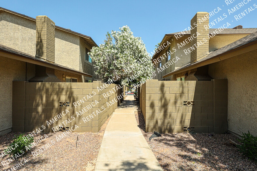 Building Photo - 1254 N 85th Pl