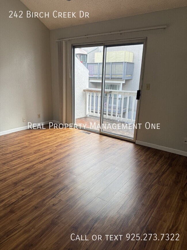 Building Photo - 242 Birch Creek Dr