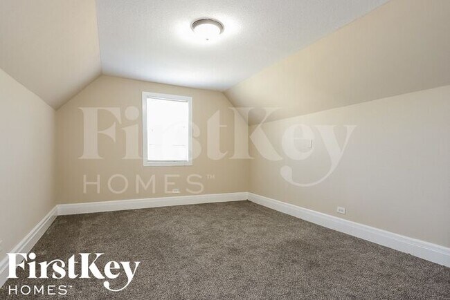 Building Photo - 542 Oak St