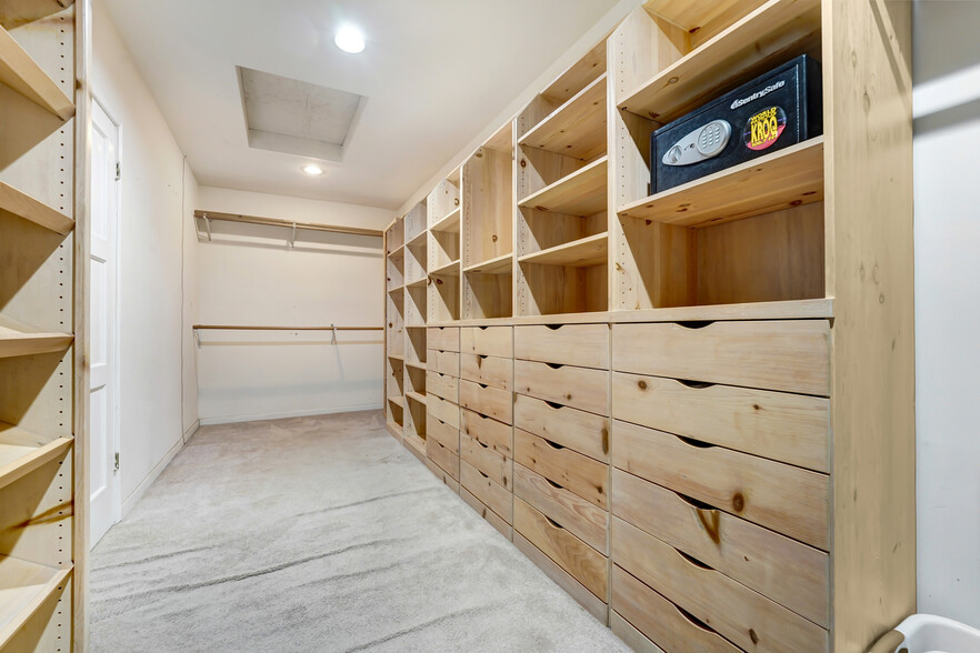 Primary Walk-in Closet - 10915 White Oak Ave
