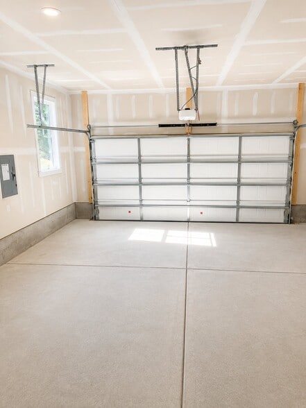 Building Photo - 708 Longleaf Grv Ln