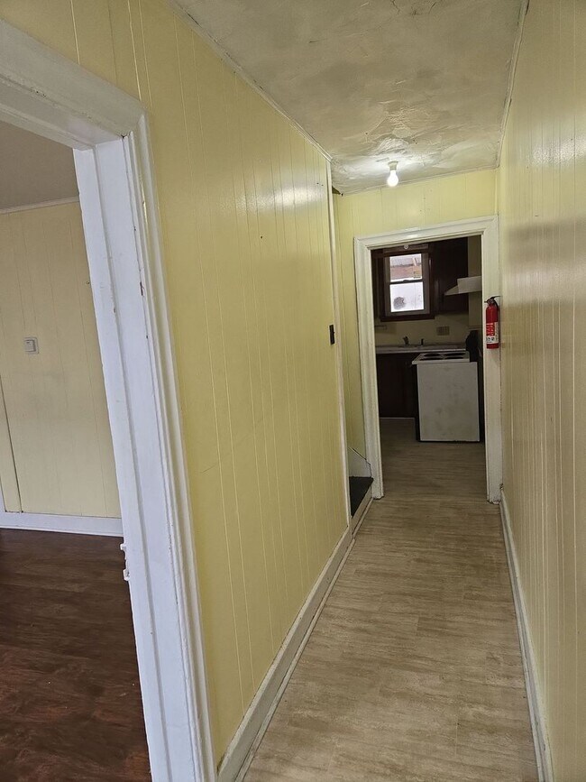 Building Photo - 2-12 Philadelphia Ave