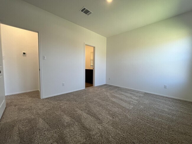 Building Photo - 312 Freshwater Dr