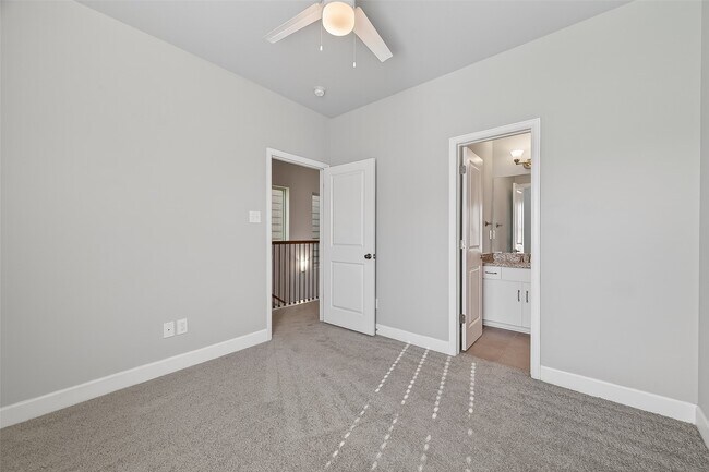 Building Photo - 4208 Old Spanish Trl