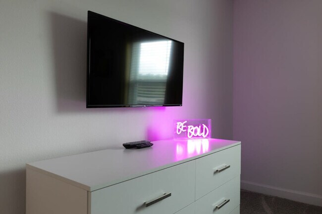 Building Photo - 4241 Paragraph Dr